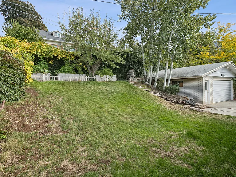 3485 S Fleetwood Dr — Photo 25