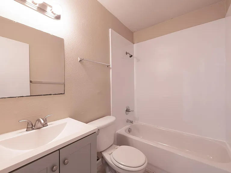 Twin Crest Dr — Photo 10