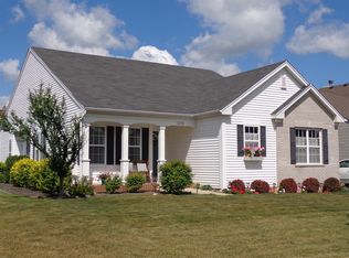 1253 Water Stone Cir, Wauconda, IL