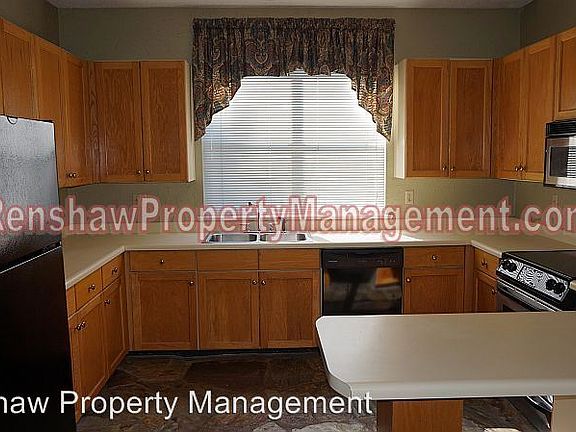 4th image of 746 Walnut Woods Cv N