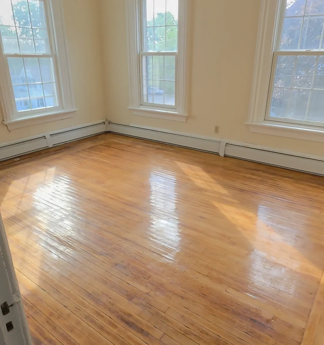 9 bed, 3748 sqft, $850 — Photo 4