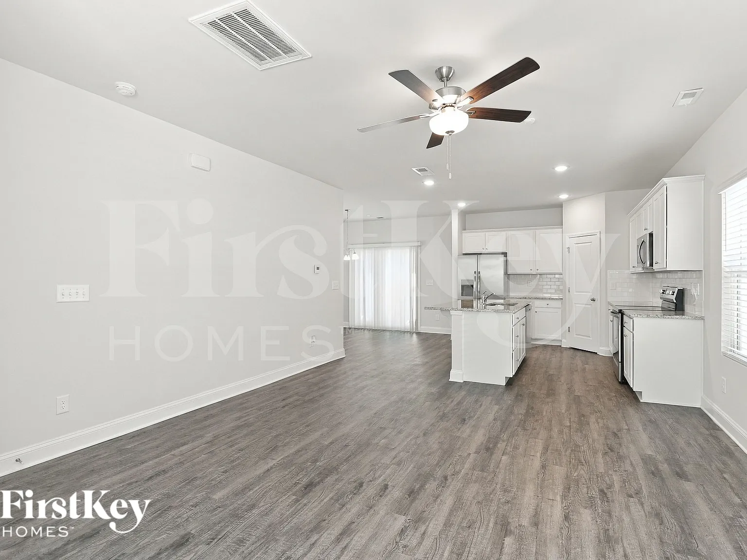 3 bed, 2.5 bath, 1881 sqft, $2,010 — Photo 4