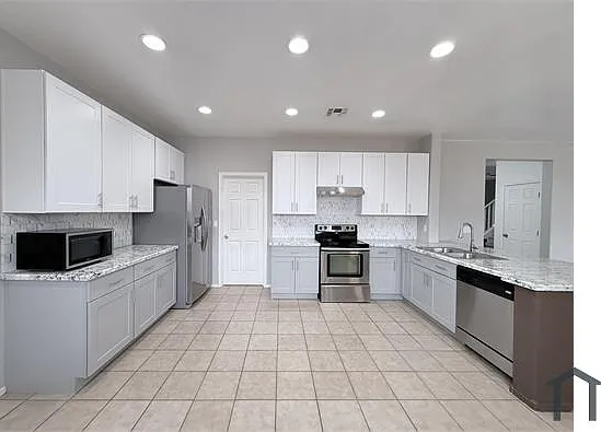 6830 S 70th Dr — Photo 1