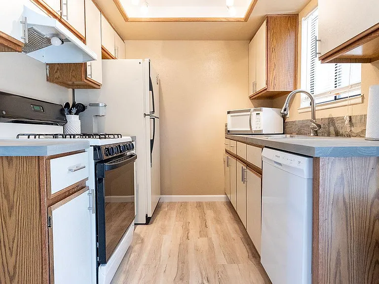 620 Perdew Ave #B — Photo 11