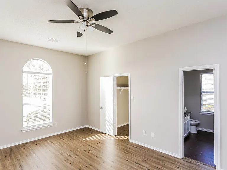 312 Singleton Dr — Photo 10
