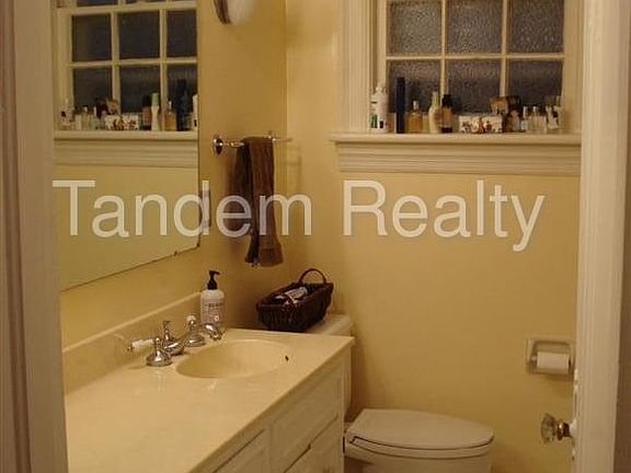 2nd image of 2529 Ashwood Ave