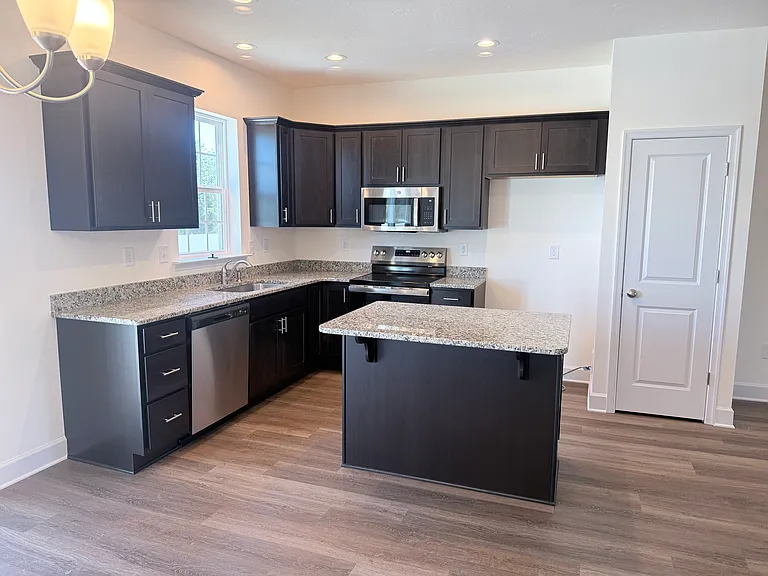 3621 Fieldstone Dr — Photo 9