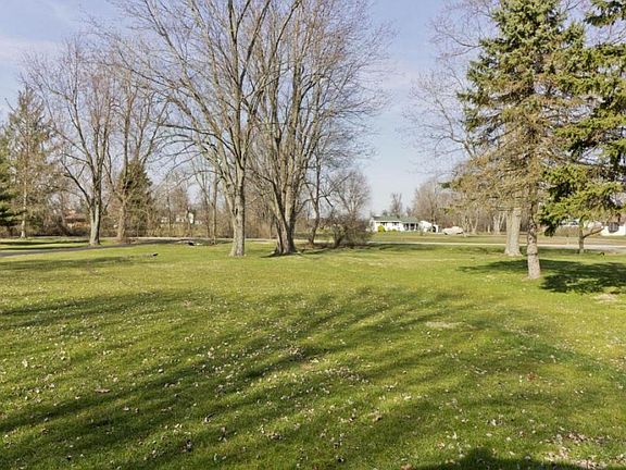5th image of 703 Woodside Dr