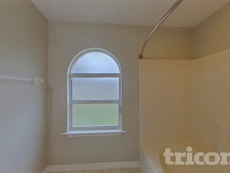 2438 Pine Chase Cir — Photo 10