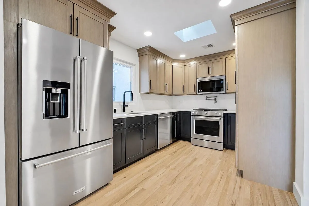 3 bed, 1.5 bath, 1144 sqft, $3,750 — Photo 1
