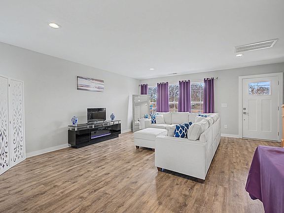 4th image of 308 Myatt Dr