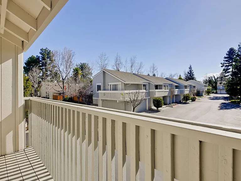10995 Northseal Sq — Photo 44