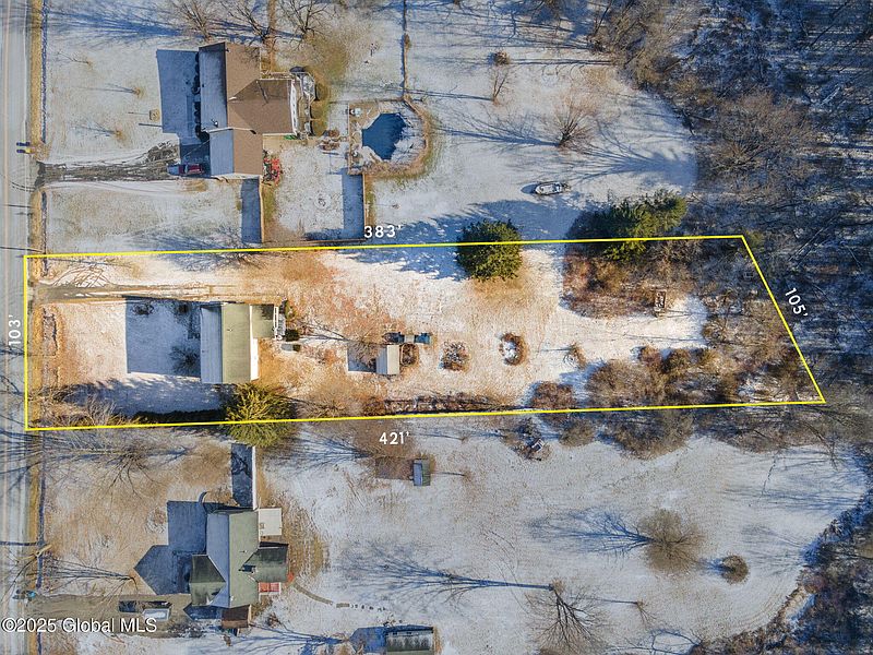 4th image of 572 Clark Road