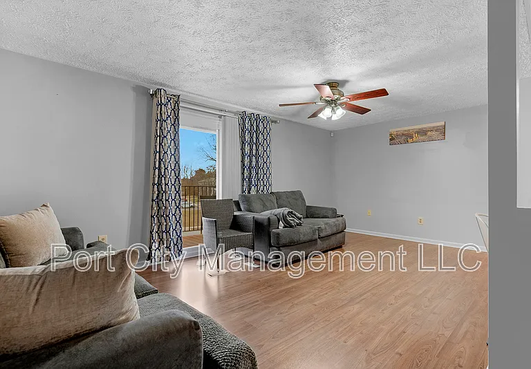 8030 Abbey Ct #H — Photo 4