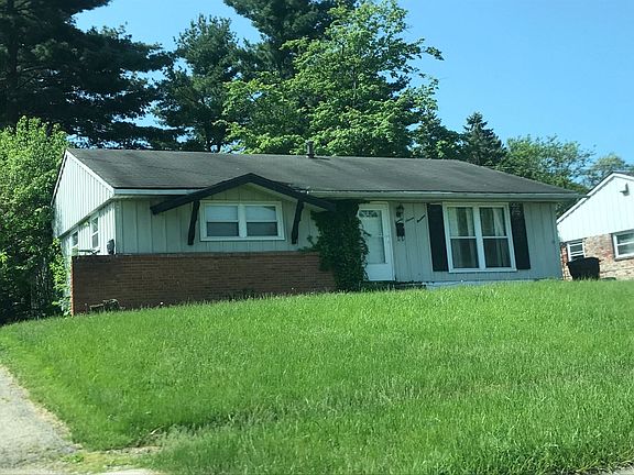 2nd image of 2719 Merriway Ln