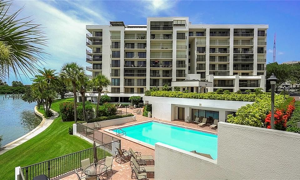 1st image of 8 Belleview Blvd APT 103