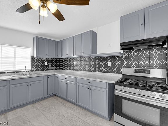 4th image of 2105 Wengert Ave