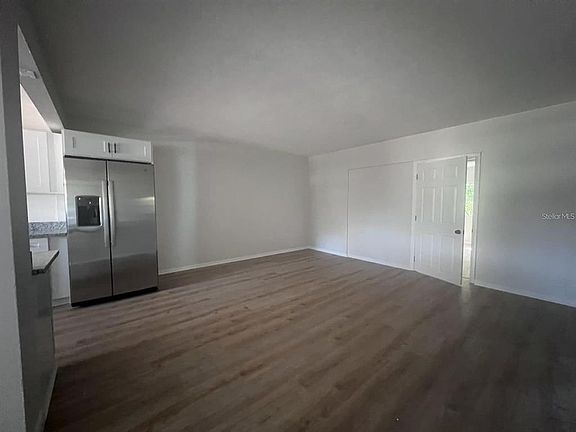 2nd image of 1355 Lakeview Rd