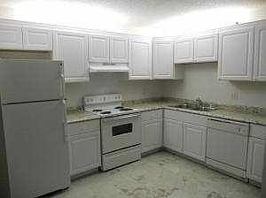 1st image of 635 S Pine St