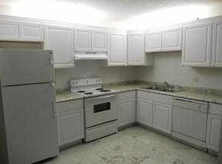 635 S Pine St, Lake Worth, FL 33460