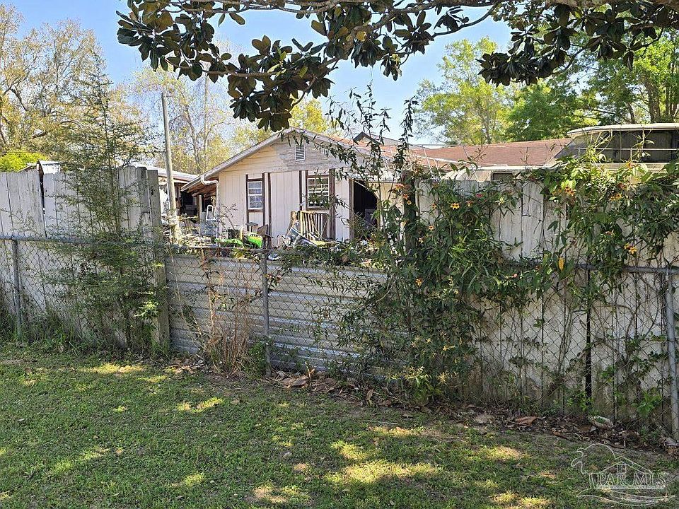 2nd image of 3800 University St