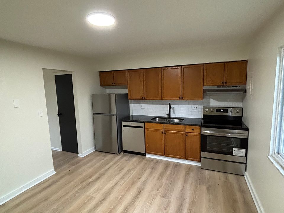 1st image of 370-376 Woodland Ave #370-376