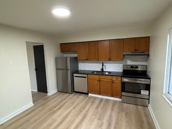 370-376 Woodland Ave #370-376