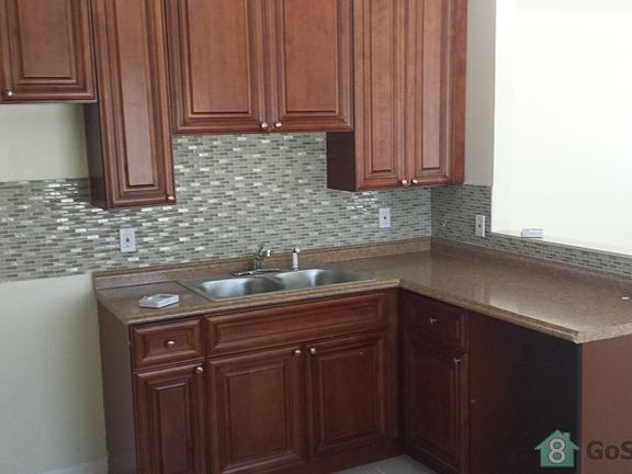 3rd image of 4616 Iris St
