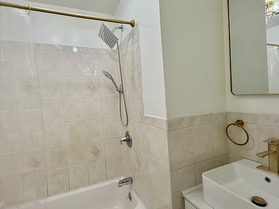 2nd image of 324 Totowa Ave #5