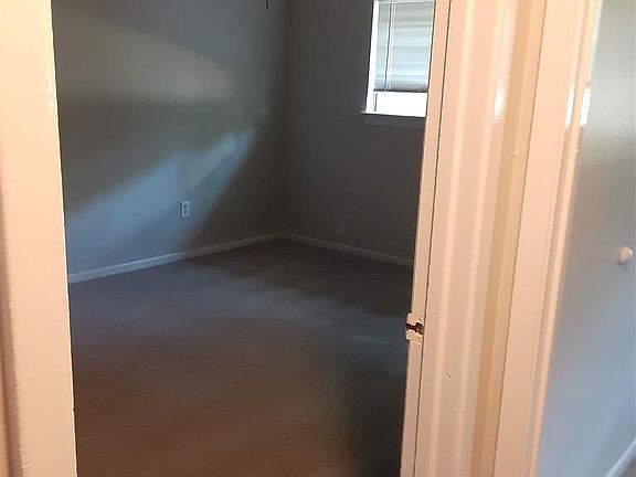 4th image of 1612 Hazelwood St #B