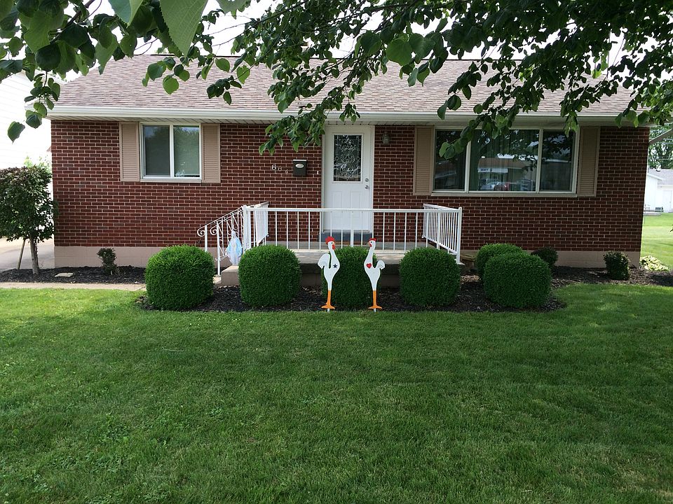 1st image of 864 E Main St