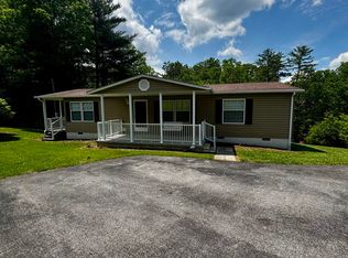 186 Honeysuckle Ln, Lewisburg, WV 24901