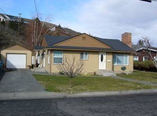 624 S Elizabeth St, Milton Freewater, OR 97862