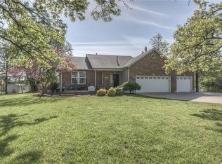 13385 Moonlight Rd, Olathe, KS 66061