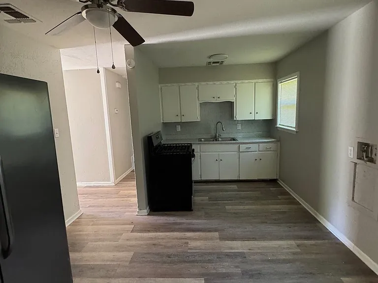 1422 Tanbark Rd — Photo 4