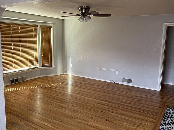 3rd image of 225 SW 7th Pl