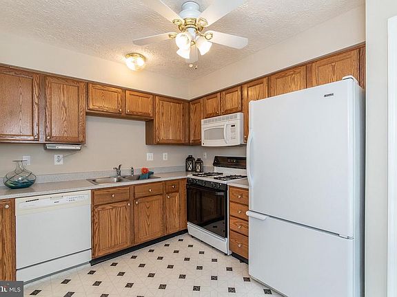 5th image of 117 Paden Ct
