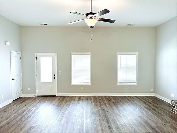 5th image of 147 Zion Wood Rd