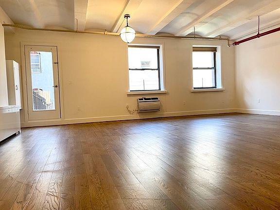 5th image of 50 Bridge St #37