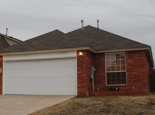 1310 SW 24th St, Moore, OK 73170