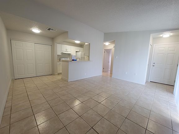 4th image of 3840 Bowline Cir #1