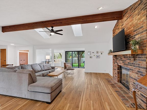 3rd image of 5021 Tudor Cir