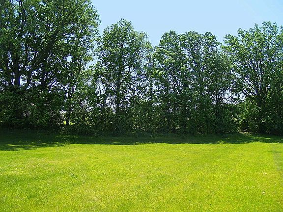 3rd image of 5810 E Grove Dr SE