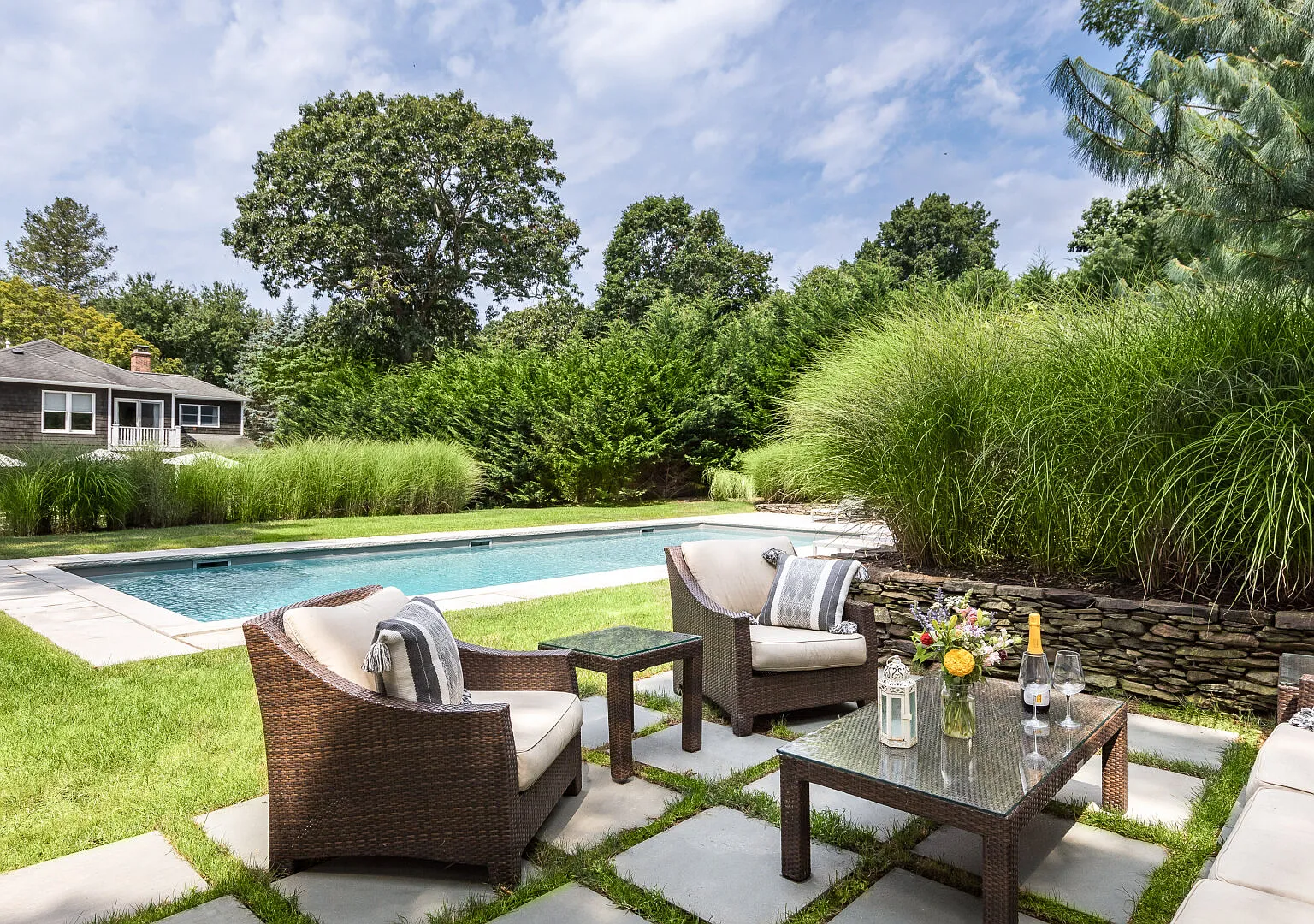 Sag Harbor Estate, Minutes to Village, Perfect for Families — Photo 2