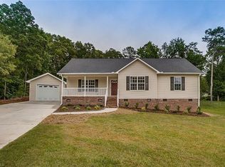 2170 Regency Dr, Randleman, NC 27317