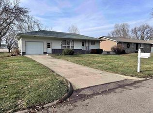 912 16th St, Onawa, IA 51040