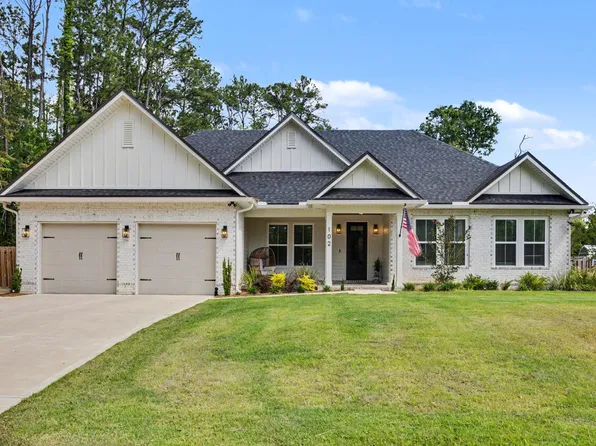 102 Jones Dr, Freeport, FL 32439