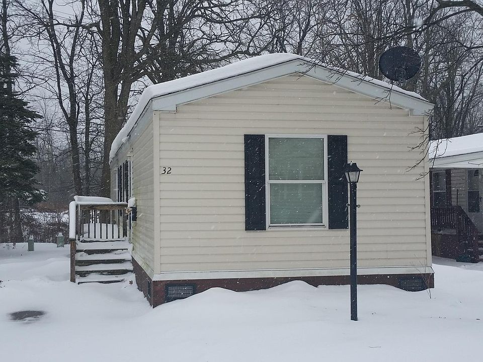 1st image of 32 Rockland Ave