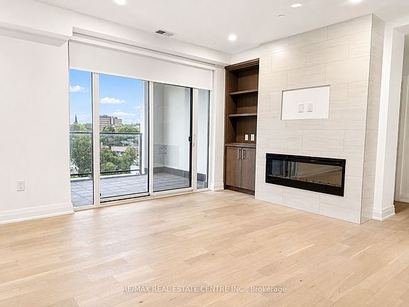 4th image of 71 Wyndham St S #605