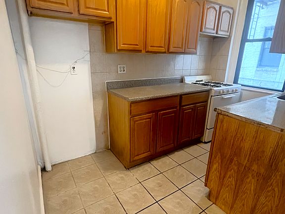 3rd image of 21-58 35th St #2B